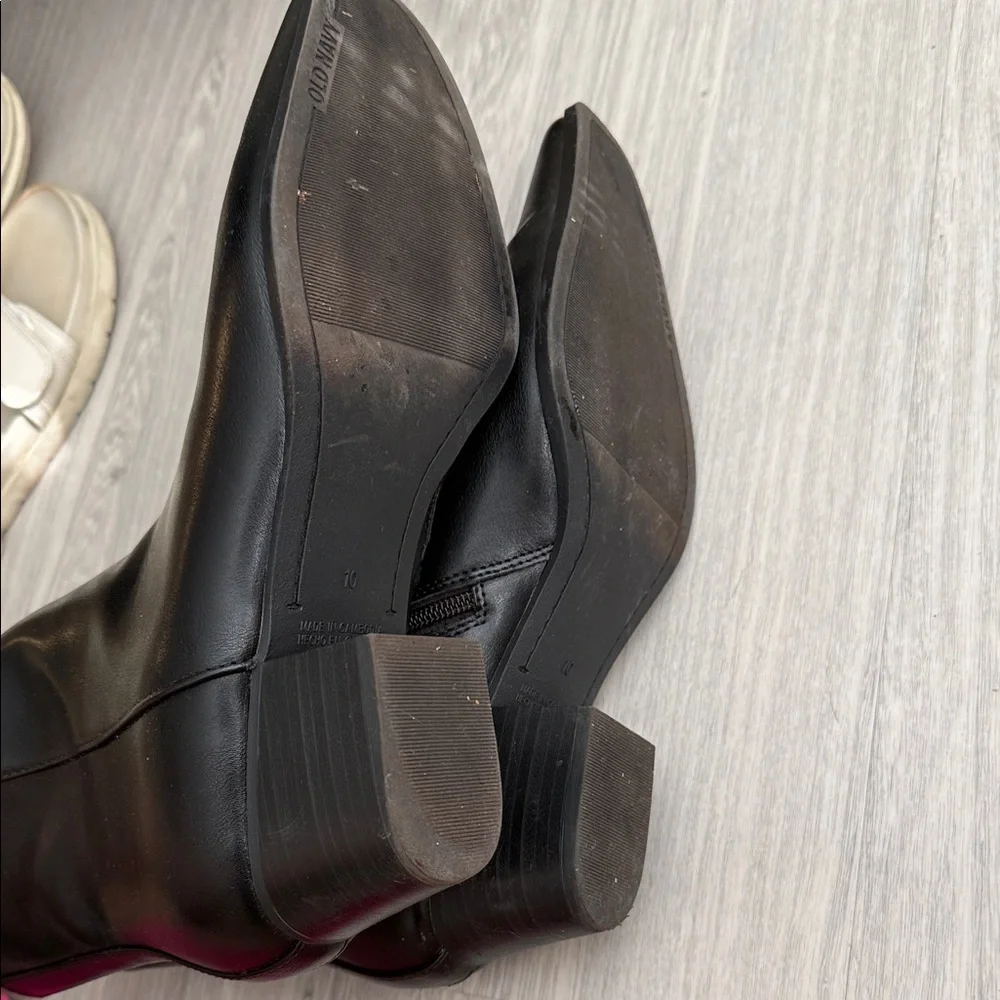 Old Navy Black Ankle Booties - Picture 6 of 7